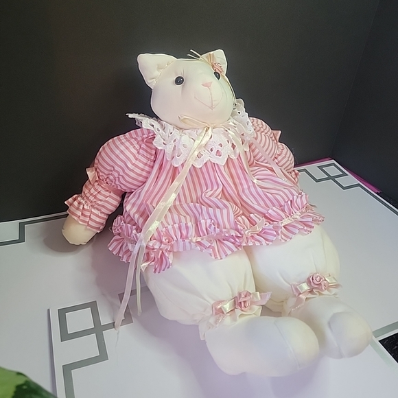 TL Toys House of Lloyd Felicia Feline Vintage Cat 1994 - Picture 3 of 13